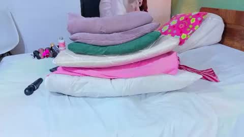 Snapshot of curvyebonyy_ chatting on 06-11-26, 12:32 Danna online show from 06-11-26, 12:32