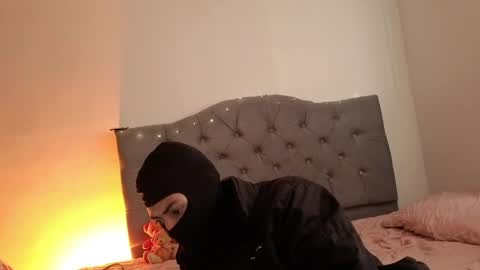 Emma online show from 04-09-26, 12:21