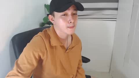 cute_enzo24 online show from 12-04-24, 05:49