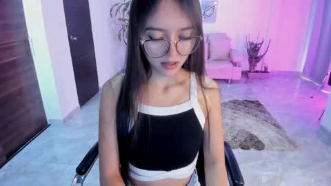Snapshot of cute_fox_1 chatting on 05-02-26, 02:44 Bella Fox online show from 05-02-26, 02:44
