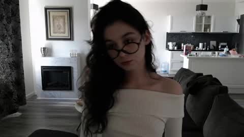 Lilia online show from 05-03-26, 11:05