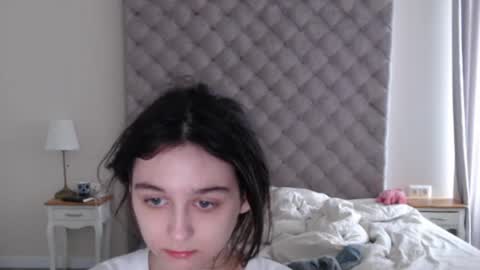 Snapshot of cute_lilia chatting on 05-27-26, 08:44 Lilia online show from 05-27-26, 08:44
