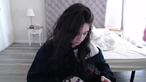 Snapshot of cute_lilia chatting on 05-29-26, 08:12 Lilia online show from 05-29-26, 08:12