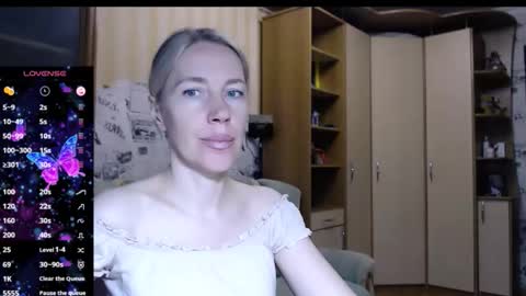 cute_lion_ online show from 09-20-25, 06:58