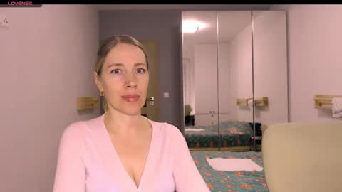 cute_lion_ online show from 02-06-26, 04:10