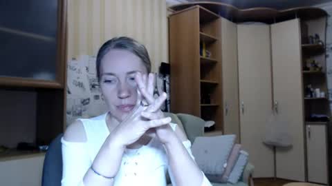 Snapshot of cute_lion_ chatting on 06-25-26, 08:13 cute_lion_ online show from 06-25-26, 08:13