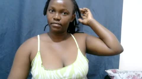 Snapshot of cute_lyn6 chatting on 06-29-26, 02:18 cute_lyn6 online show from 06-29-26, 02:18