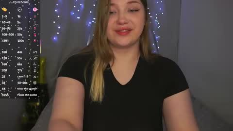 Snapshot of cute_sharloti chatting on 06-11-26, 04:05 Sasha online show from 06-11-26, 04:05