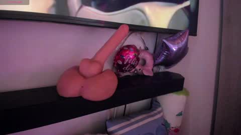 katalinda montt online show from 04-18-26, 07:58