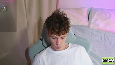 Thomas -  online show from 12-17-25, 03:51