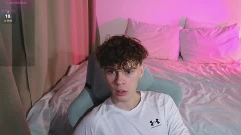 Thomas -  online show from 03-25-26, 05:52