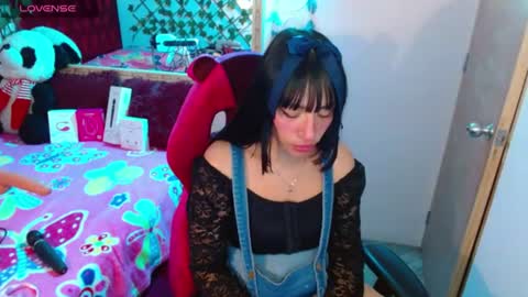 Snapshot of cute_zoe1 chatting on 07-15-26, 03:56 cute_zoe1 online show from 07-15-26, 03:56