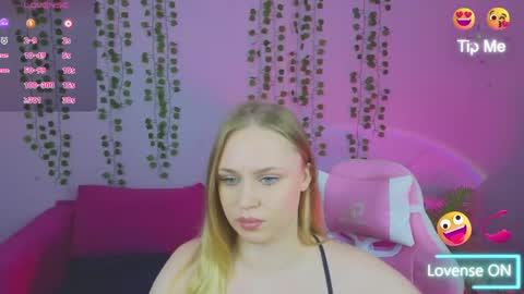 Amyy online show from 04-24-26, 01:19
