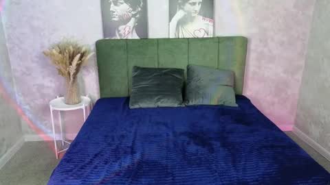 Amyy online show from 05-18-26, 01:02