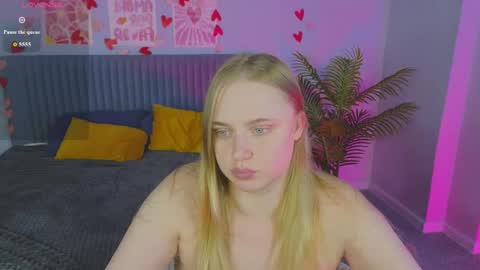 Snapshot of cutefever chatting on 06-08-26, 01:20 Amyy online show from 06-08-26, 01:20