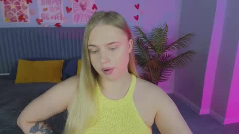 Snapshot of cutefever chatting on 06-12-26, 01:15 Amyy online show from 06-12-26, 01:15