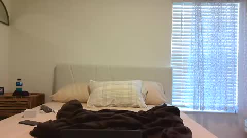 cuteguy83010 online show from 06-06-26, 07:29