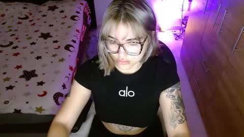 isabella online show from 03-03-26, 04:35