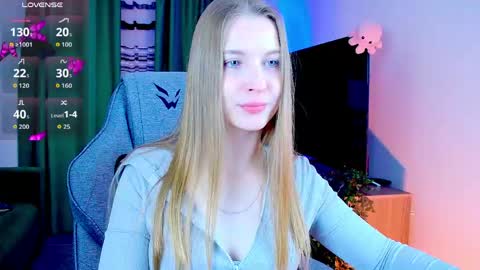 Snapshot of cutemousee chatting on 04-26-26, 06:33 Rina online show from 04-26-26, 06:33