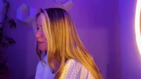 cutesamantha_ online show from 05-14-26, 09:32