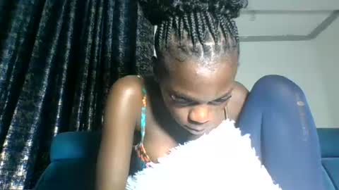 Snapshot of cutie_plush chatting on 07-28-26, 07:26 cutieplush online show from 07-28-26, 07:26