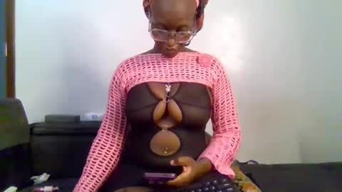 Snapshot of cutie_pumpkin_ chatting on 03-10-26, 01:05 CUTIE online show from 03-10-26, 01:05