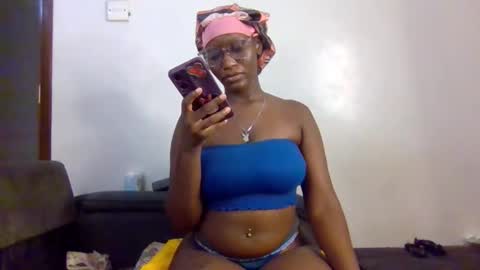 Snapshot of cutie_pumpkin_ chatting on 03-18-26, 09:40 CUTIE online show from 03-18-26, 09:40