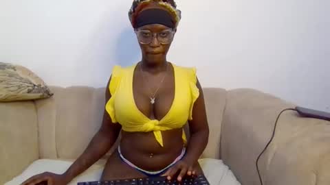 Snapshot of cutie_pumpkin_ chatting on 04-17-26, 12:19 CUTIE online show from 04-17-26, 12:19