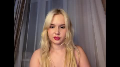 Chloe online show from 04-17-26, 04:54