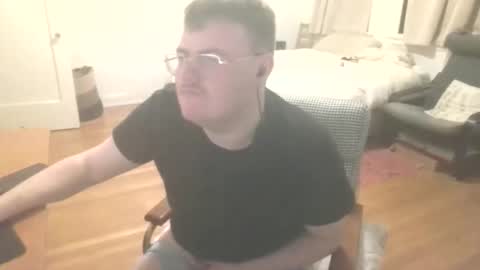 Walker online show from 04-11-26, 11:53