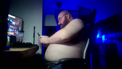 Snapshot of cwbyga chatting on 04-30-26, 05:25 Bubba Bull online show from 04-30-26, 05:25