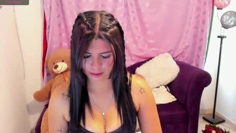 Snapshot of cynthiawatson_ chatting on 09-11-25, 02:39 Cynthia online show from 09-11-25, 02:39