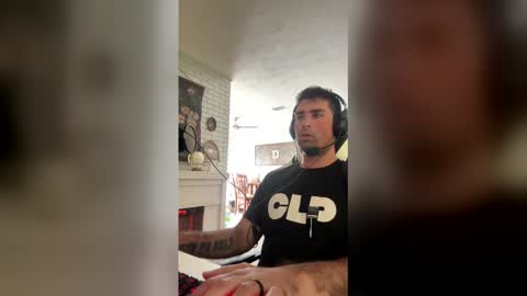 Snapshot of daddy41195 chatting on 03-19-26, 04:00 daddy41195 online show from 03-19-26, 04:00