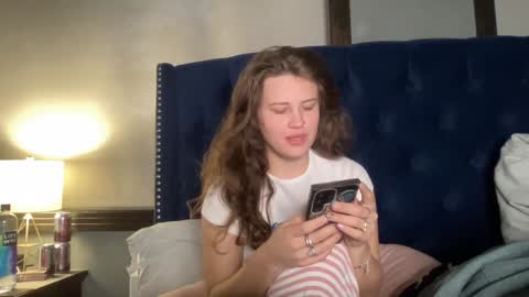 Snapshot of daddy_daycare_ chatting on 01-19-26, 02:32 Belle Email daddydaycarecb online show from 01-19-26, 02:32