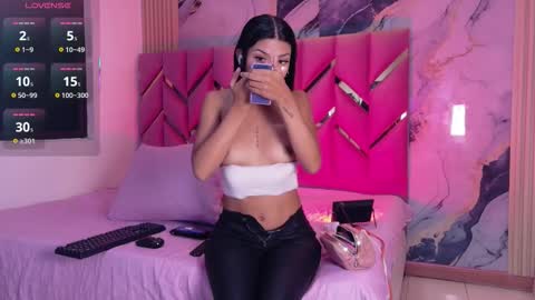 Snapshot of daddyissuesss_ chatting on 01-13-26, 07:41 JAZMIN online show from 01-13-26, 07:41