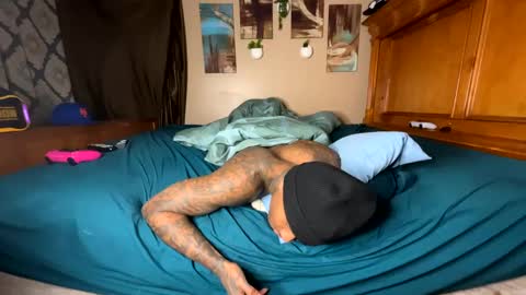 sexy tatted king bbc online show from 12-04-24, 09:40