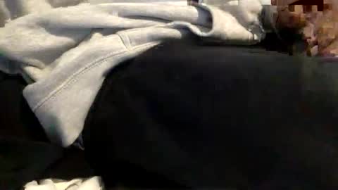 JOI use emoji thumbs up Faster   Thumbs down Slower    Hi Hand Stop    Fist Start.Stop online show from 01-18-26, 09:18