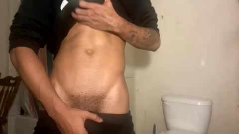 Snapshot of daddylongyk chatting on 11-17-25, 10:04 daddylongyk online show from 11-17-25, 10:04