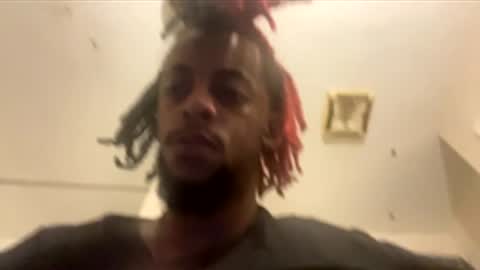 Snapshot of daddylongyk chatting on 12-01-25, 02:27 daddylongyk online show from 12-01-25, 02:27