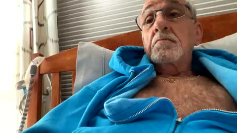 Snapshot of daddyweis chatting on 06-06-26, 03:44 daddyweis online show from 06-06-26, 03:44