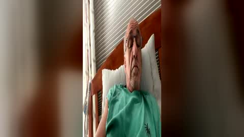Snapshot of daddyweis chatting on 06-12-26, 03:16 daddyweis online show from 06-12-26, 03:16
