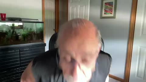 Snapshot of daddyweis chatting on 06-12-26, 05:12 daddyweis online show from 06-12-26, 05:12