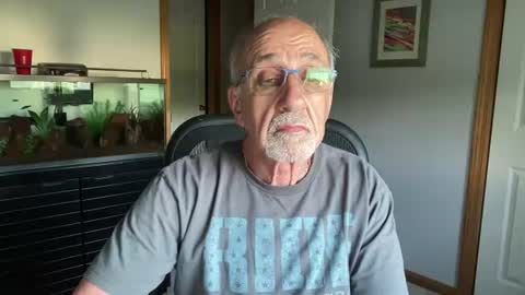 Snapshot of daddyweis chatting on 06-15-26, 11:18 daddyweis online show from 06-15-26, 11:18