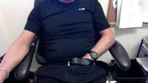 Snapshot of dadooronron69 chatting on 04-11-26, 04:44 dadooronron69 online show from 04-11-26, 04:44