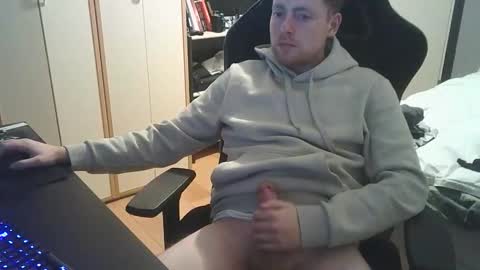 Snapshot of dae5 chatting on 02-06-26, 08:34 Dae5 online show from 02-06-26, 08:34