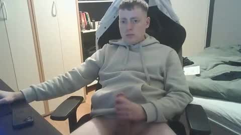 Snapshot of dae5 chatting on 03-26-26, 06:57 Dae5 online show from 03-26-26, 06:57