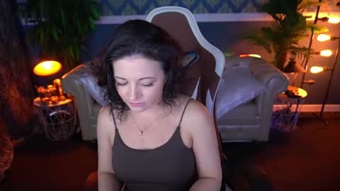 Snapshot of dafni_mon chatting on 06-18-26, 05:51 Dafni Mon online show from 06-18-26, 05:51