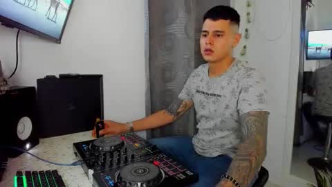 my name is Jhon and I live in colombia online show from 05-28-26, 03:48