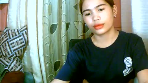 Snapshot of dahlia_123 chatting on 12-21-24, 04:09 Im Dahlia online show from 12-21-24, 04:09