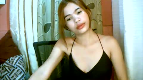 Snapshot of dahlia_123 chatting on 01-13-25, 01:17 Im Dahlia online show from 01-13-25, 01:17
